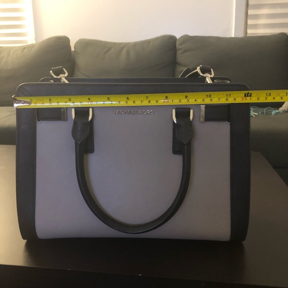Michael Kors Handbags - Michael Kors Dillon Satchel